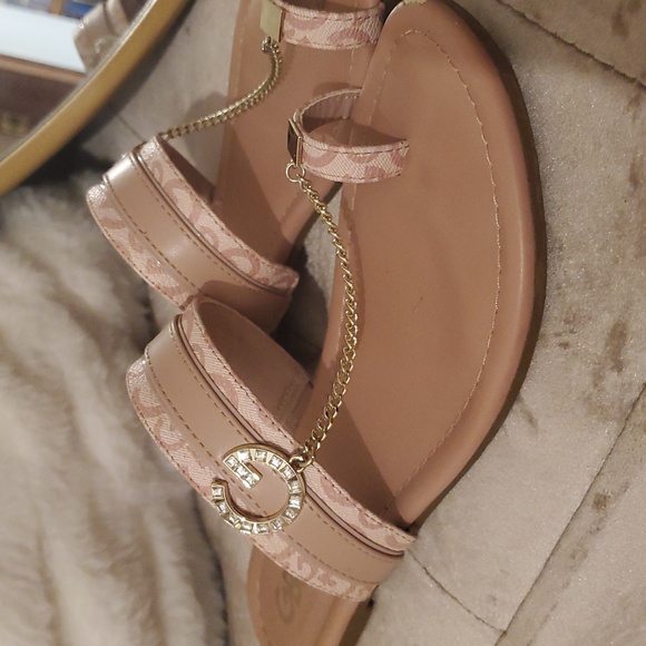 GBG Los Angeles Pink and Gold  Sandals T-Strap Design - Picture 5 of 8